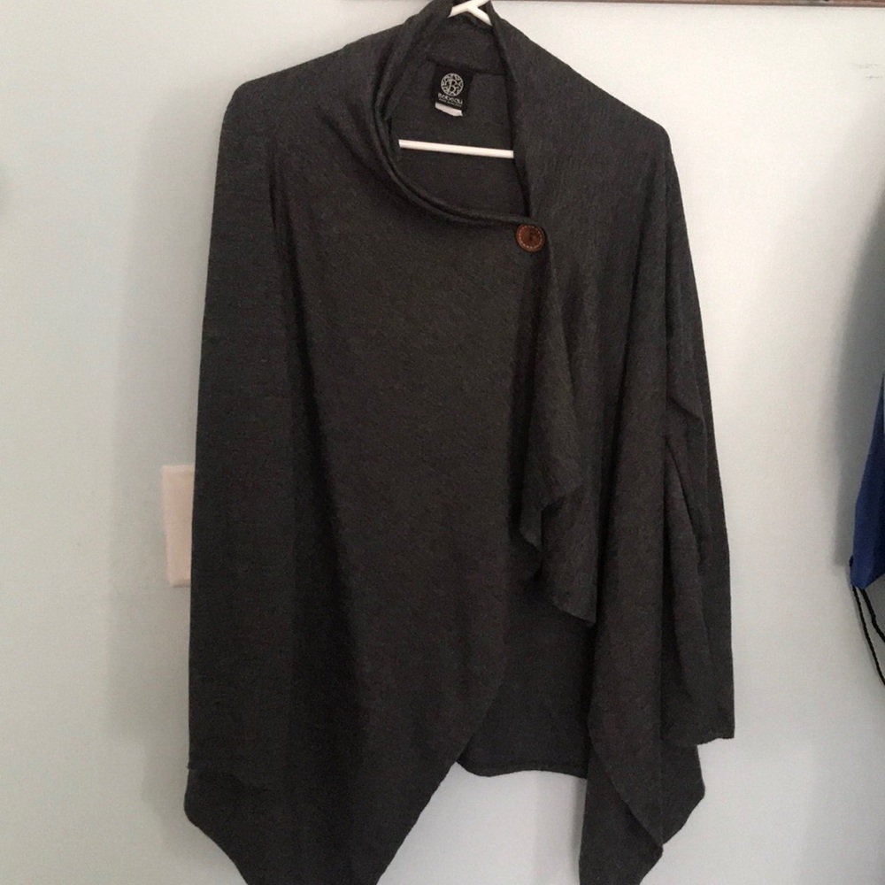 Bobeau size Small side button long sleeve
